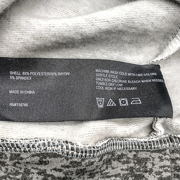 Stoic Funnel Neck Gray Long Sleeve Top Women's Size Small. - Picture 5 of 5